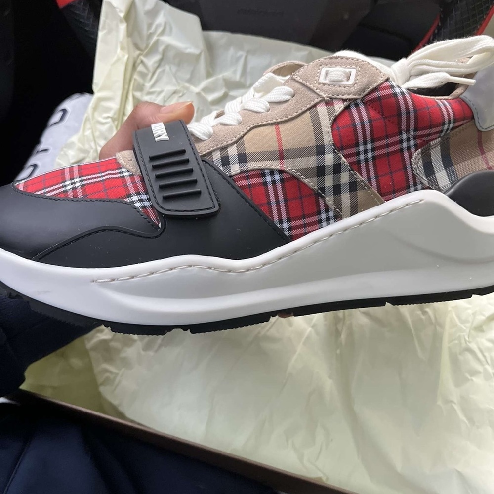 Burberry Shoes - Picture 6 of 6